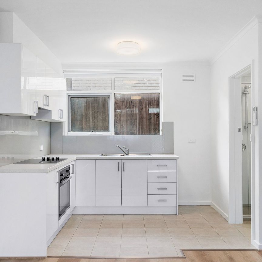 Thinking of selling? Contact our agent - Photo 1
