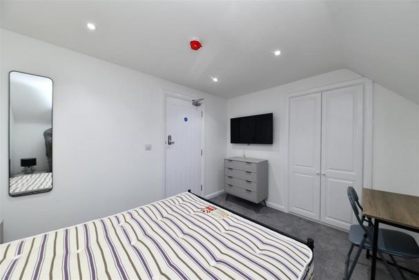 1 bedroom in a house share to rent - Photo 1