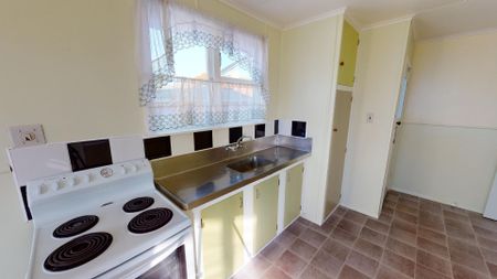 Awapuni - 3 Bedrooms - Photo 4