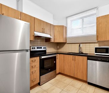 For Lease - 47 Dun Skipper Drive Unit# B, Blossom Park - Airport an... - Photo 6