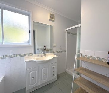 South Hill Town House - Photo 2