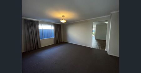 4 Bedroom, double garage, 2 Living, Low Maintenance Property - Photo 2