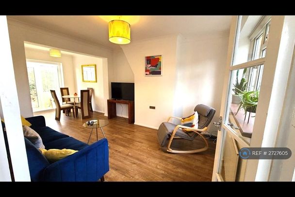 2 bedroom semi-detached house to rent - Photo 1