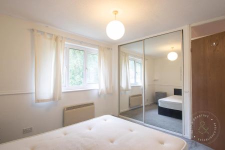 2 Bedroom Flat - Photo 5