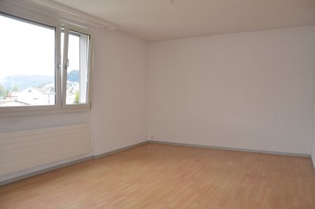 "grosszügige, moderne 3.5-Zimmer-Wohnung mit grossem Balkon" - Photo 3