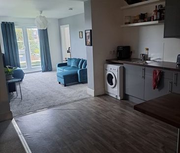 2 Bed Flat, Norbury Crescent, SW16 - Photo 4