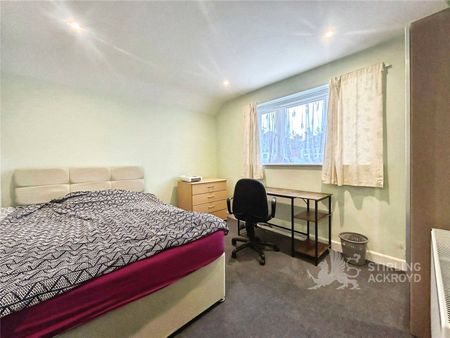 Manor Road, Guildford, Surrey, GU2 9NR - Photo 4