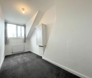 3 bedroom end of terrace house to rent - Photo 4