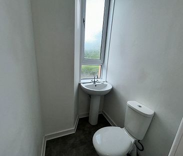 1 Bedroom Property To Rent - Photo 5