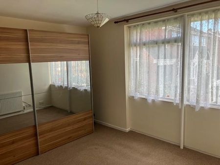 2 bedroom bungalow to rent - Photo 3