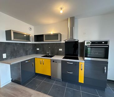 Location Appartement 4 pièces 80m² - Photo 2