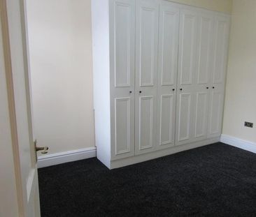 3 bedroom terraced house to rent - Photo 6