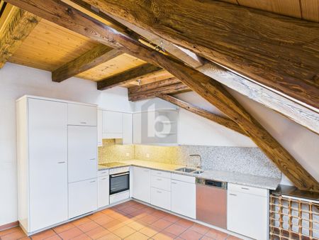 OLD BUILDING CHARM CENTRAL NEAR RAILWAY STATION - Photo 3