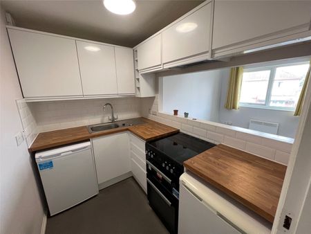 2 bedroom maisonette to rent - Photo 5