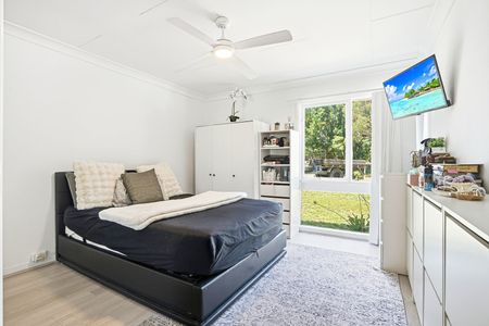 Modern Home With Double Carport! - Photo 3