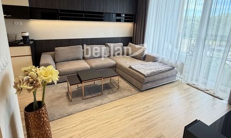 Na prenájom moderný 2-izbový byt v Slnečniciach - Fotografia 3