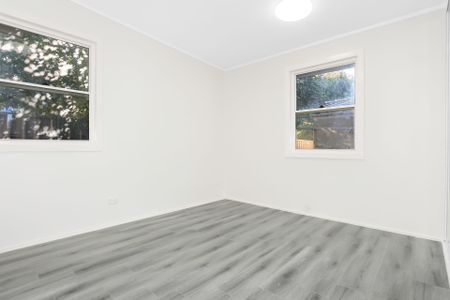 COMPLETELTY REFURBISHED FIVE BEDROOM HOME - Photo 2