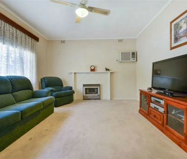 Charming home, great location! - Photo 2