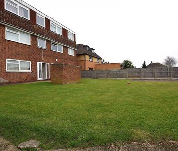 Norton Road, Dagenham, RM10 - Photo 2