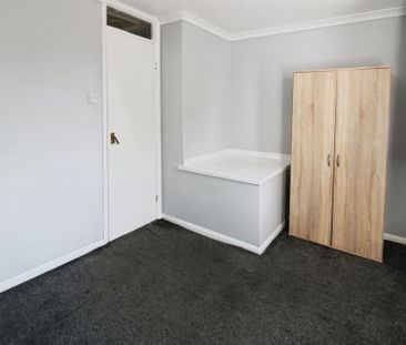 2 bedroom semi-detached house to rent - Photo 4