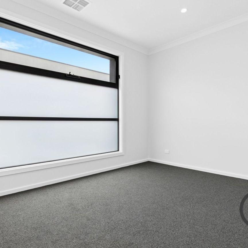Brand New 3 Bedroom Townhouse - Photo 1