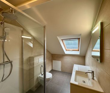 Ruime woning met dakterras en garage. - Foto 2