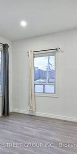 INCREDIBLE VALUE 3 BEDS 1 BATH ENSUITE LAUNDRY W/O DECK - Photo 4