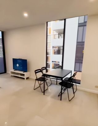 126 Banks Avenue, Sydney - Photo 1