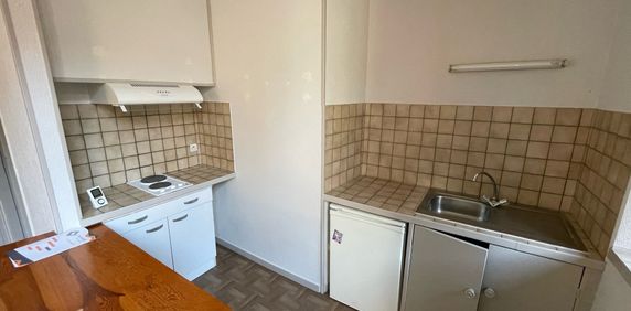 Location Appartement 1 pièce 26m² CLERMONT FERRAND 63000 - Photo 2