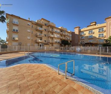 Flat with garage and communal pool - Photo 3