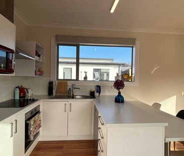 Spacious family home! - Photo 1