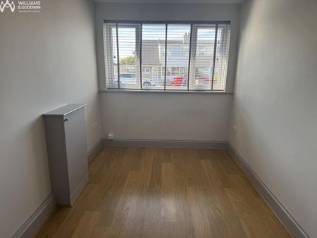 5 bedroom detached house to rent - Photo 2