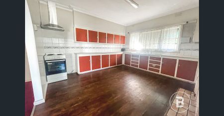 SPACE AND OPPORTUNITY TWO BEDROOM HOME ON GEELONG ROAD - Photo 4