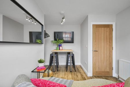 2 bedroom flat to rent - Photo 2