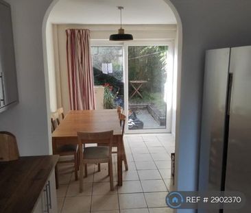 3 bedroom terraced house to rent - Photo 5