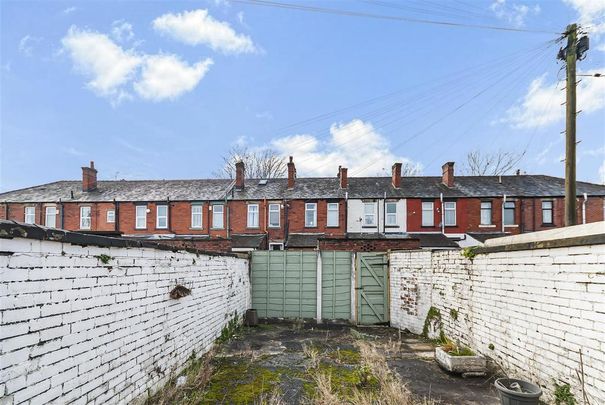 2 bedroom terraced house to rent - Photo 1