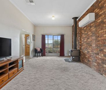 Large Family Home on Big Block - Photo 3