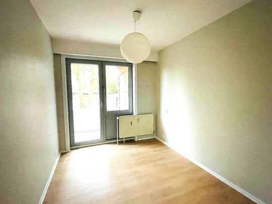 Appartement gelegen op de eerste verdieping in de directe nabijheid van het centrum van Strombeek. - Photo 1