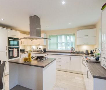 4 bedroom detached house to rent - Photo 6