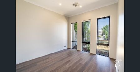 MODERN FAMILY LIVING - Photo 2