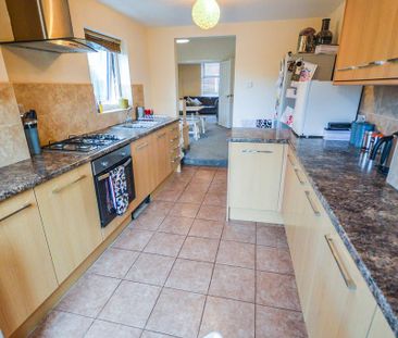 2 bedroom terraced house to rent - Photo 5