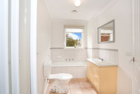 4/9-11 Willow Street, Essendon VIC 3040 - Photo 3