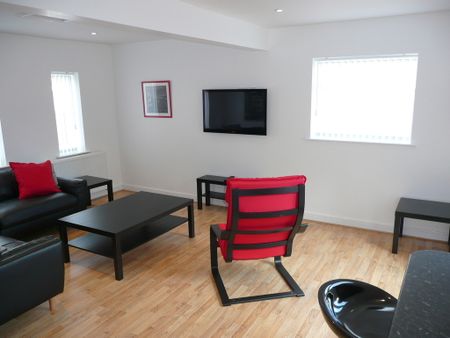 6 Bed Student Accommodation - Photo 4