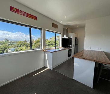5 Bedrooms, 2 bathrooms - Photo 5