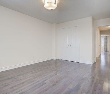 For Lease - 45 Kew Gardens, Richmond Hill, Ontario - Photo 5