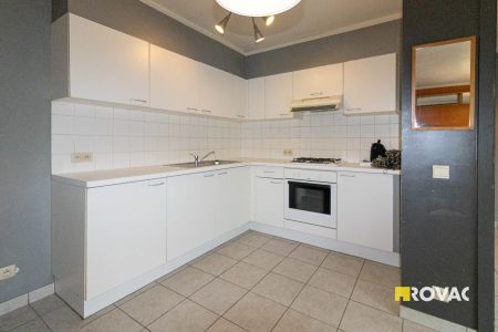 Centraal gelegen gelijkvloers appartement met terras! - Foto 2