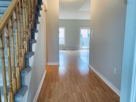 For Lease - 57 Luisa Street, Bradford West Gwillimbury, Ontario - Photo 2