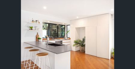 A Luxurious Haven of Light, Space and Serenity - Photo 3