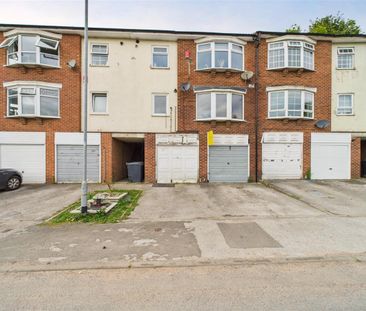 2 bedroom Maisonette to rent - Photo 2