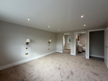 5 bedroom semi-detached house to rent - Photo 3